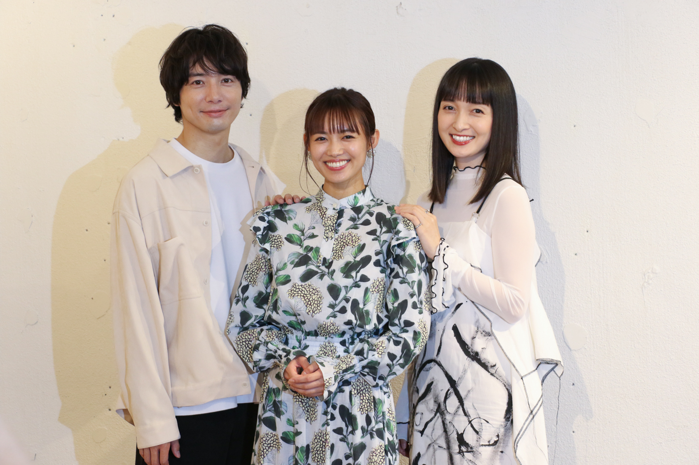 （左から）和田琢磨、山口乃々華、奥村佳恵