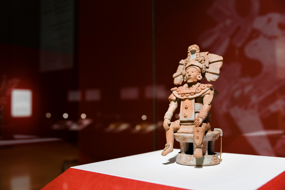 《支配者層の土偶》　マヤ文明　600〜950年　メキシコ国立人類学博物館