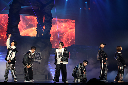 ActOne 帝劇 パンフレット 帝国劇場2024年新春公演『Act ONE』」ビジュアル - HiHi Jets