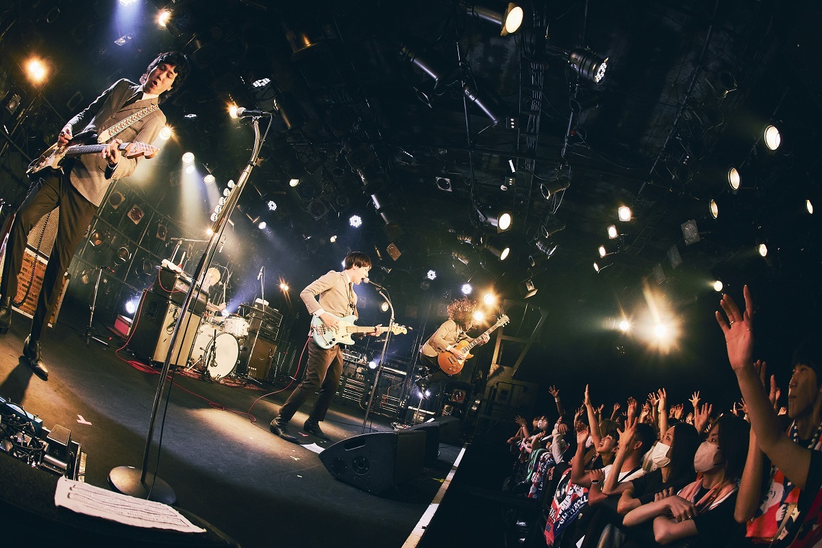THE BAWDIES