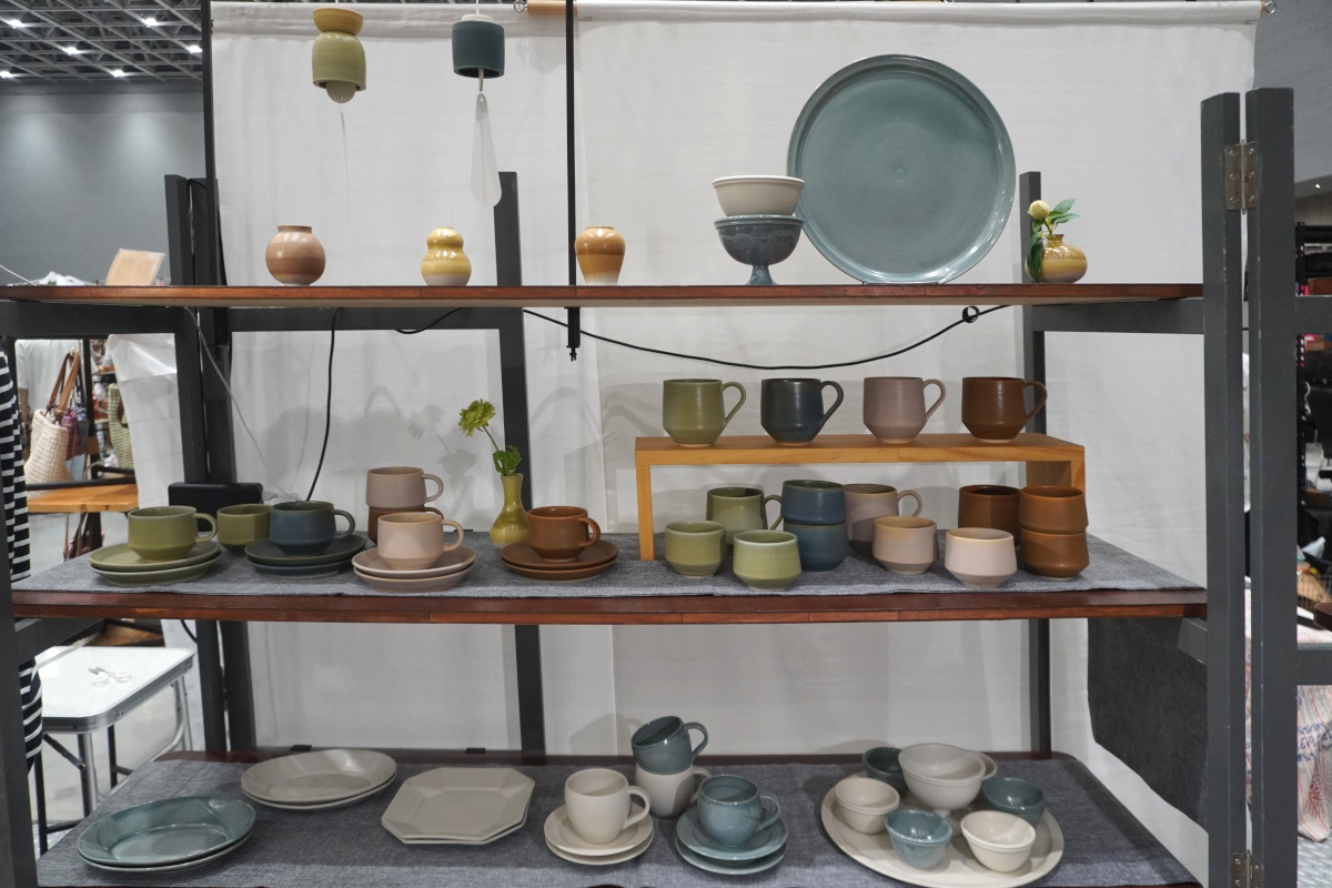 「kobayashi pottery studio」のブース