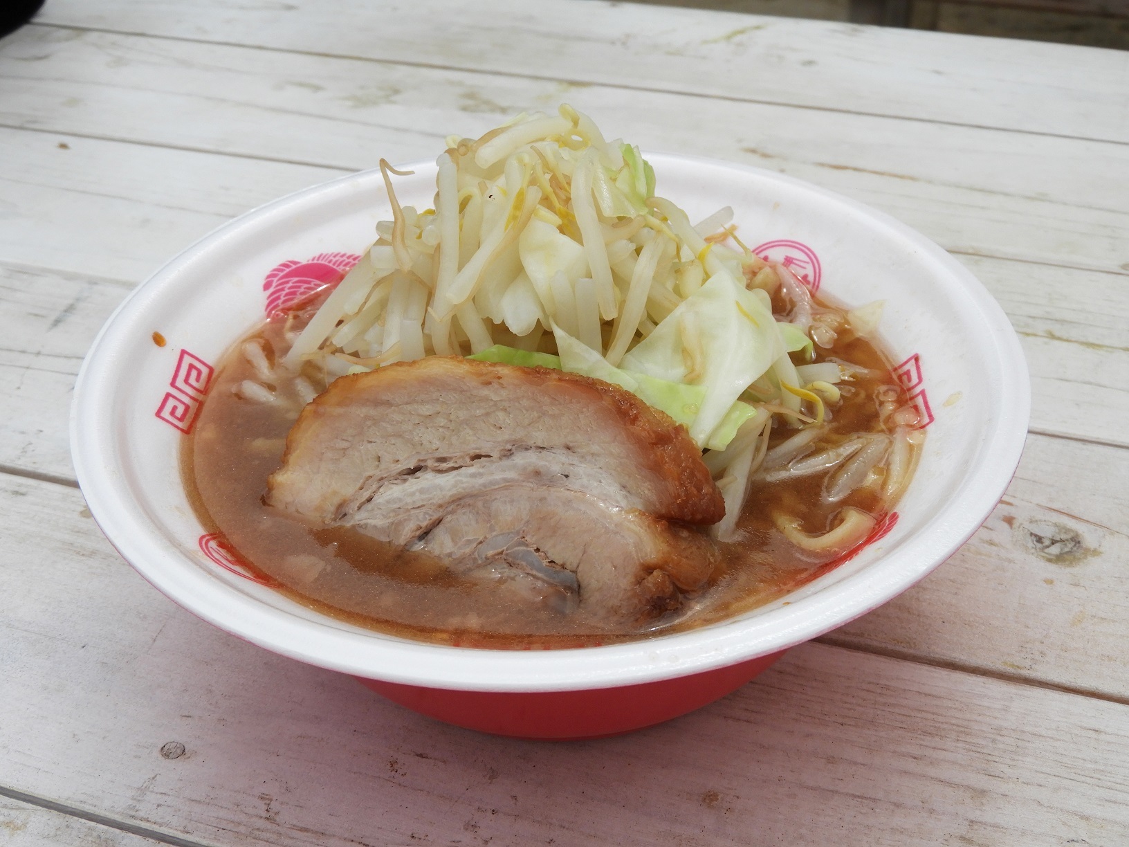 ラーメン鷹の眼『豚骨100kgラーメン』＜埼玉＞