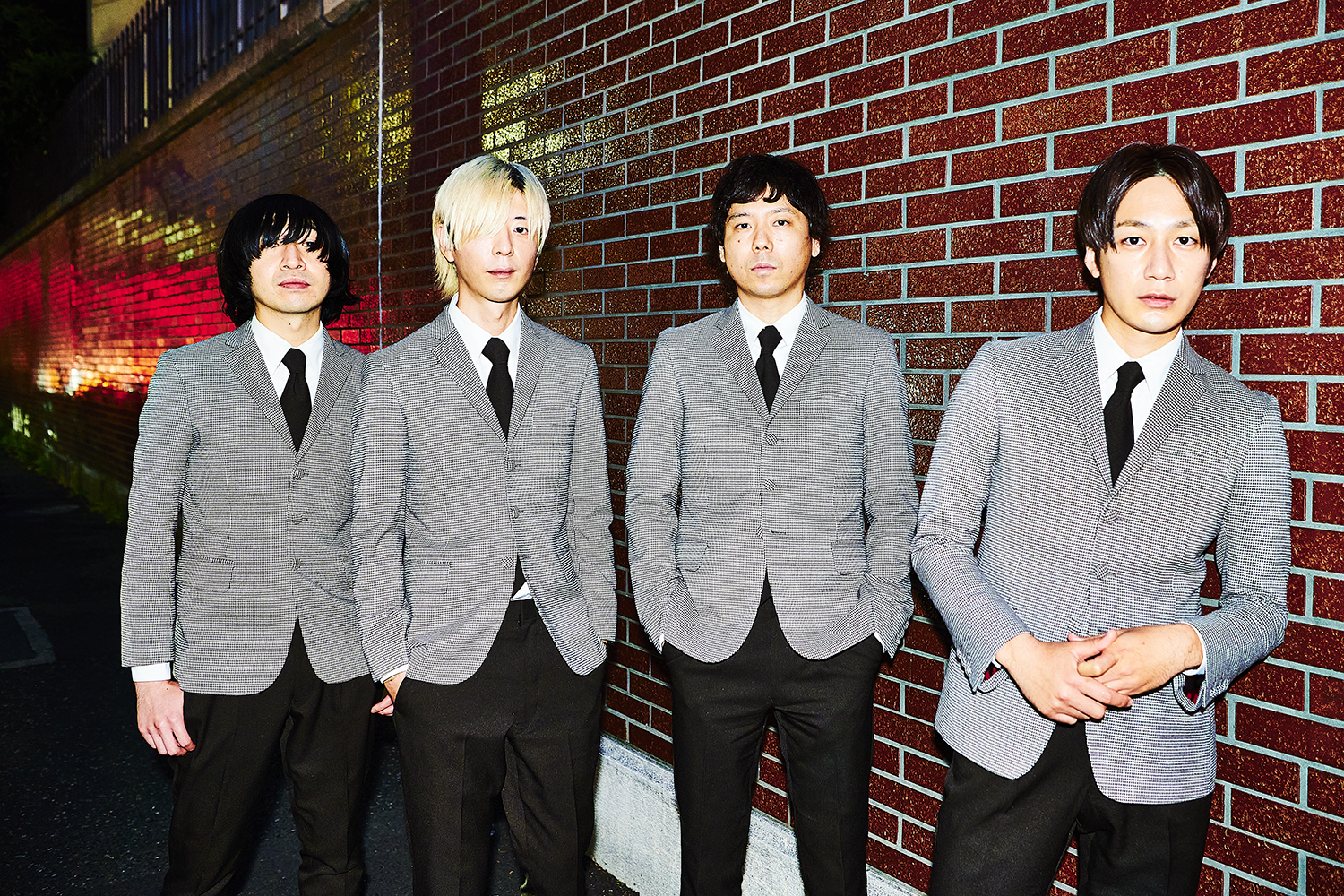 THE BAWDIES 原点回帰でガレージパンクを鳴らす、『FREAKS IN THE GARAGE - EP』制作のバックグラウンドと4人の ガレージパンク観とは？ | SPICE - エンタメ特化型情報メディア スパイス