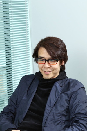 横内謙介