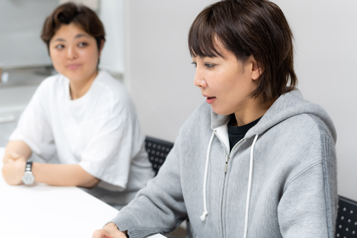 （左から）小林香、柚希礼音