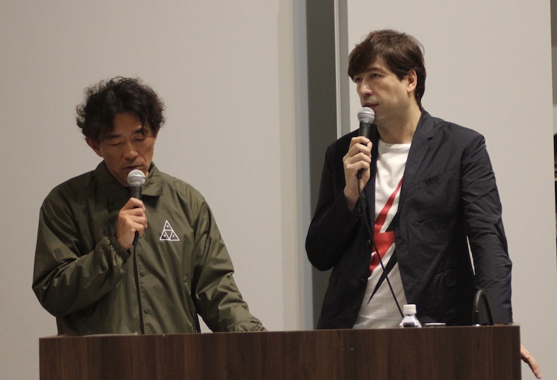 『X Games Chiba 2023』でMCを務めるアリー（左）とサッシャ（右）