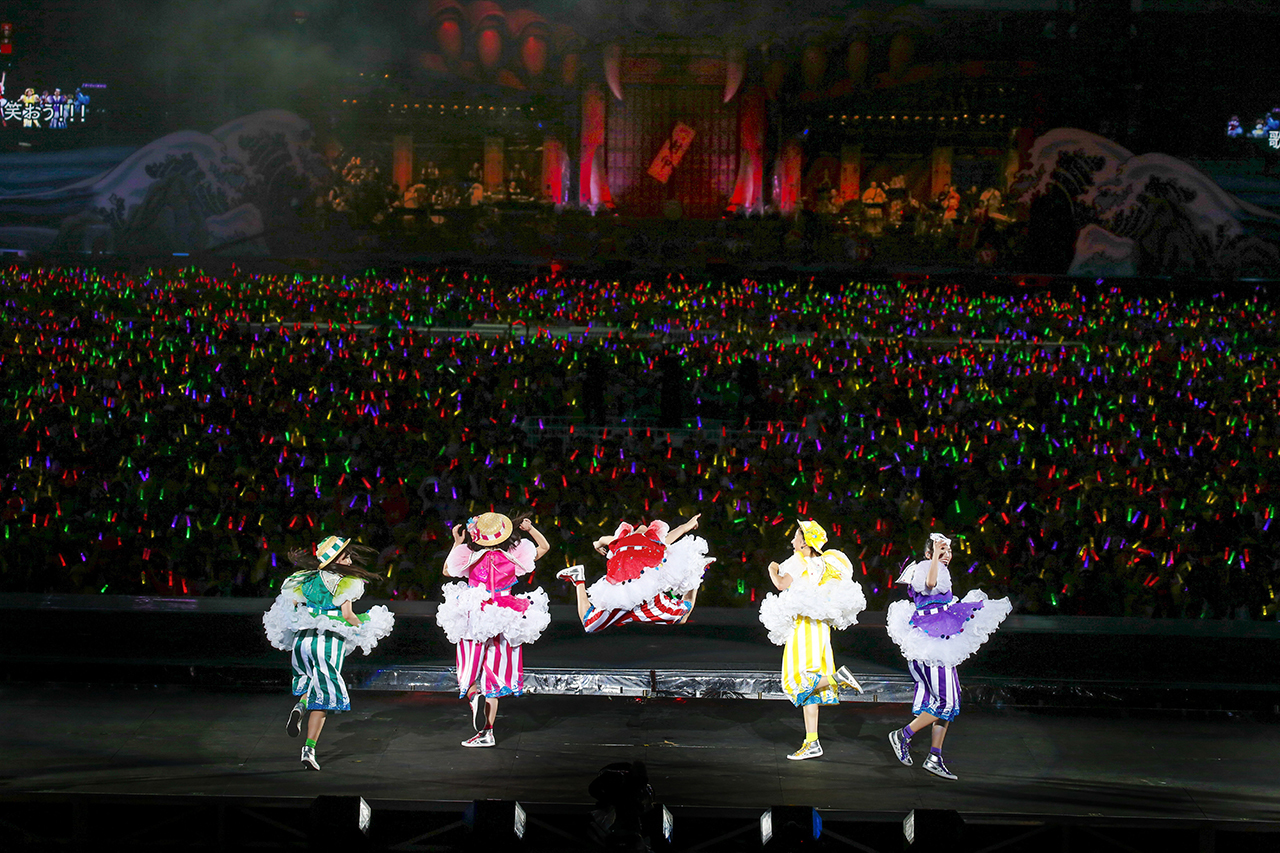 ももいろクローバーZ　photo by HAJIME KAMIIISAKA+Z