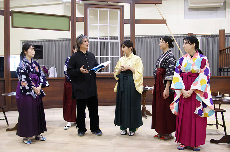 悪童会議 第三回公演『見よ、飛行機の高く飛べるを』稽古場より