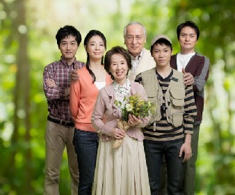 八千草薫が三度目の上演に挑む舞台『黄昏』稽古場レポート　村井國夫との夫婦役を可憐に演じる