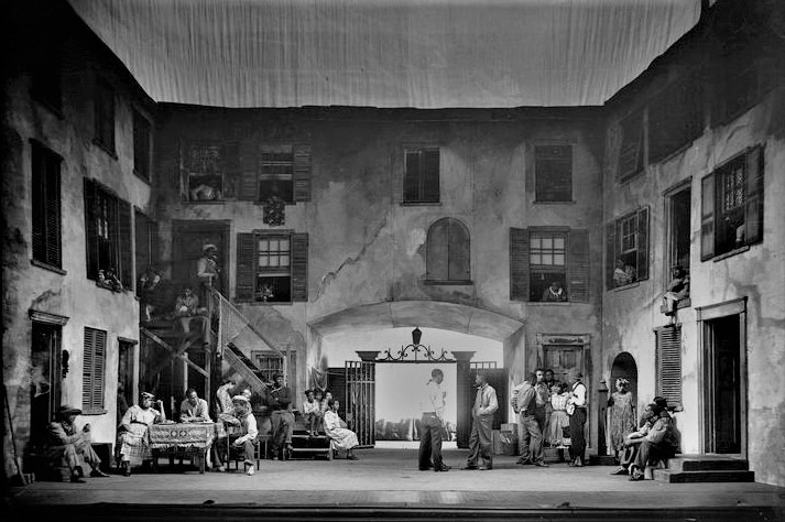 原作をブロードウェイで舞台化した『ポーギー』（1927年）の一場面