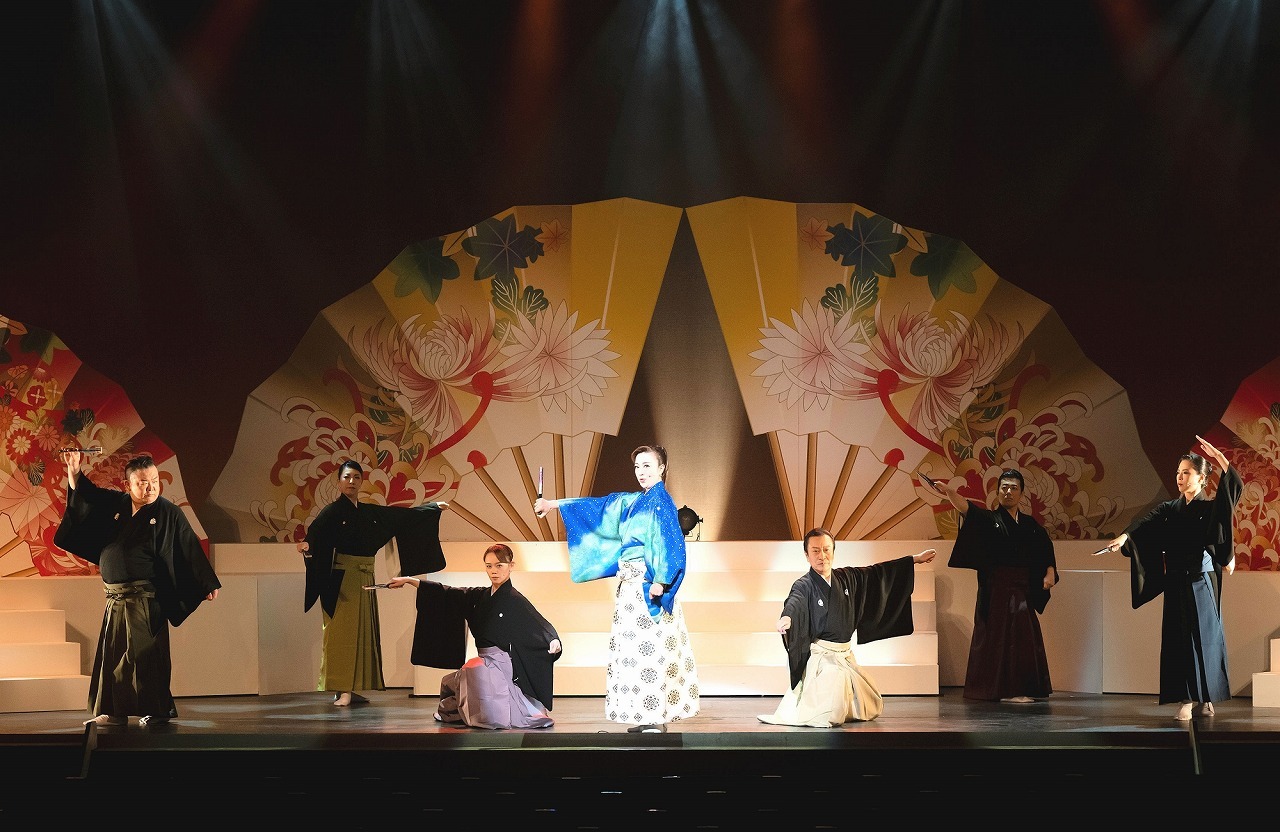 『THE 北翔まつり』舞台写真 　　　カメラマン：桂秀也　　　主催・製作：北翔海莉事務所 