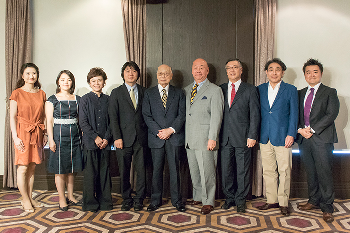 右から）園田隆一郎、山下一史、佐竹康峰 (公益財団法人日本オペラ振興会 理事長)、 折江忠道 (藤原歌劇団 公演監督/ 2016年度より総監督)、大賀 寛 (日本オペラ協会 総監督)、山田和樹、田中祐子、高橋薫子、光岡暁恵 Photo:M.Terashi/Tokyo MDE