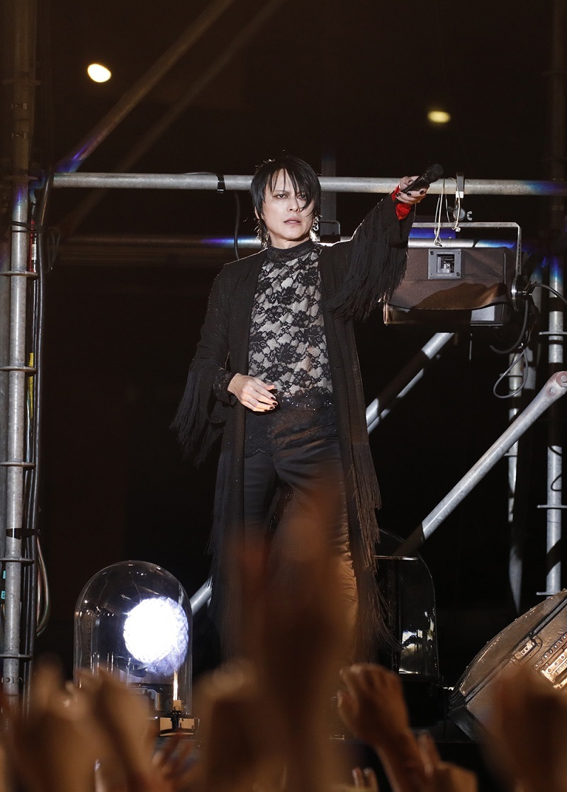 BUCK-TICK 2万人を動員したデビュー30周年スペシャル野外ライブ