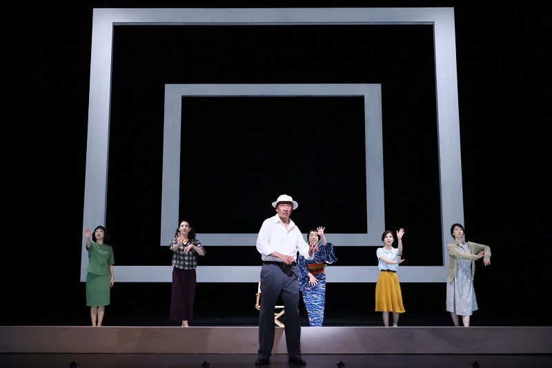 パルコ・プロデュース2025『先生の背中～ある映画監督の幻影的回想録～』舞台写真 　　　　　　　　　　　撮影：宮川舞子
