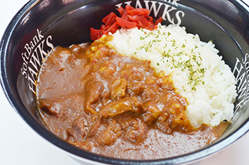 肉山カレー（通常価格850円）