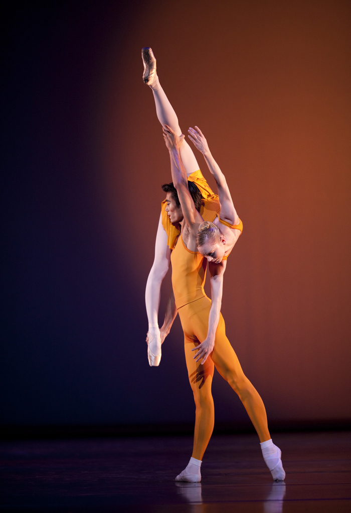 Sarah Lamb and Ryoichi Hirano in Concerto (c) Johan Persson ROH 2010