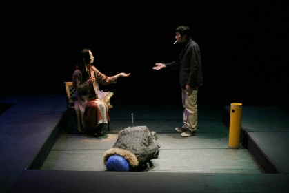 京都の劇団・ナントカ世代、落語が原作の『粗忽長屋』完全版を上演