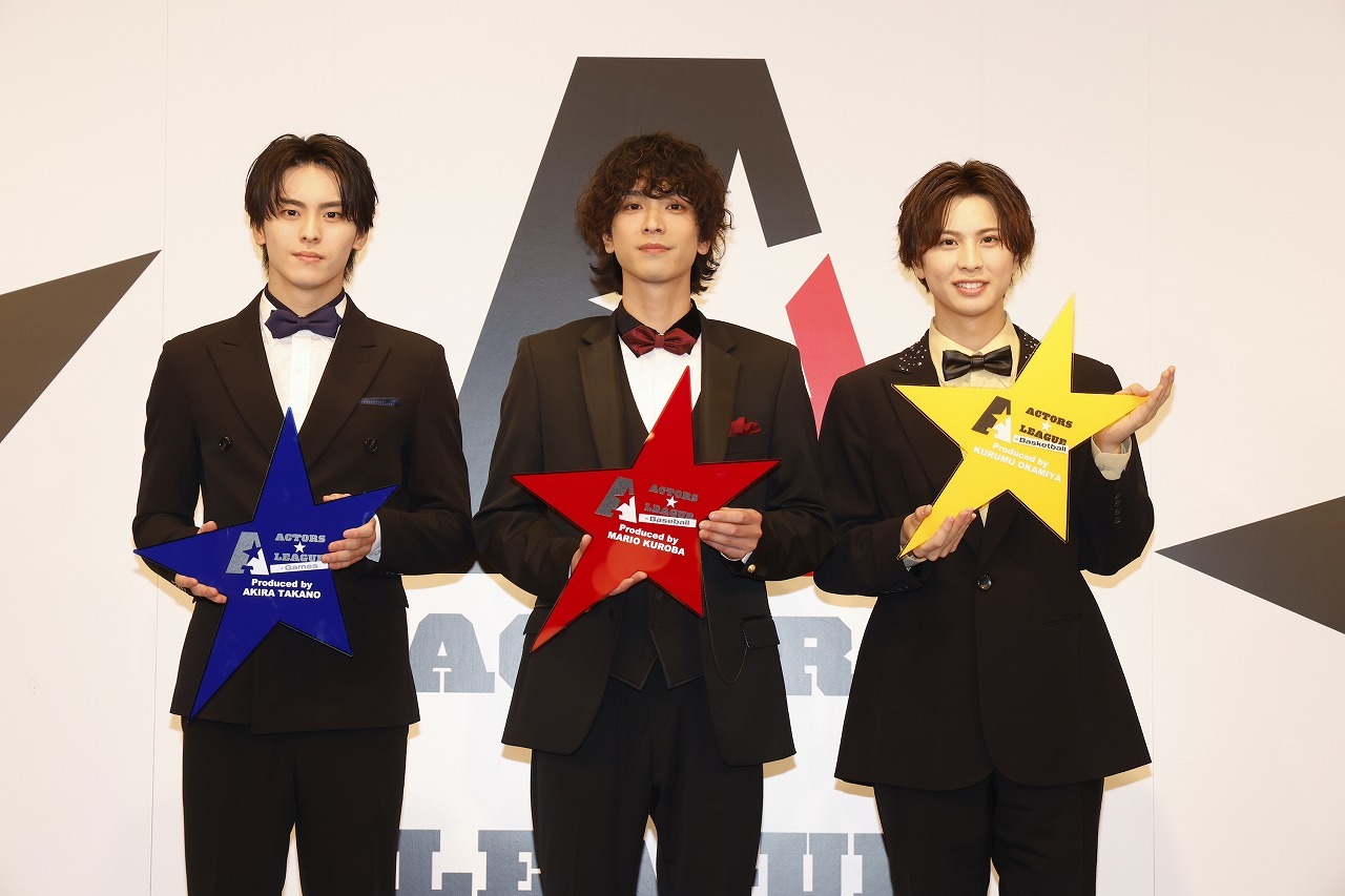（左から）高野洸、黒羽麻璃央、岡宮来夢