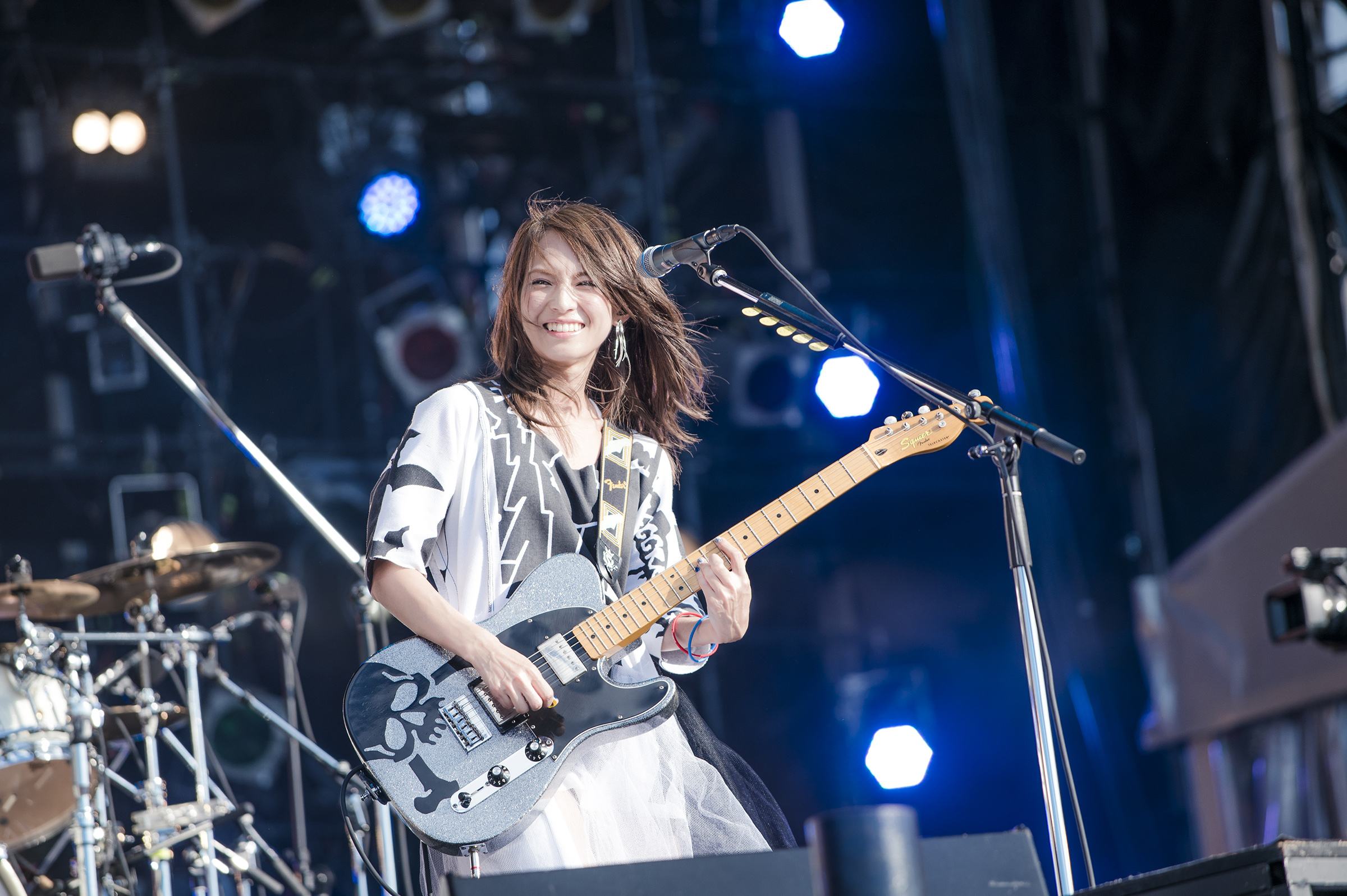 SCANDALが10周年を記念した初ワンマン野外ライブで全27曲を披露