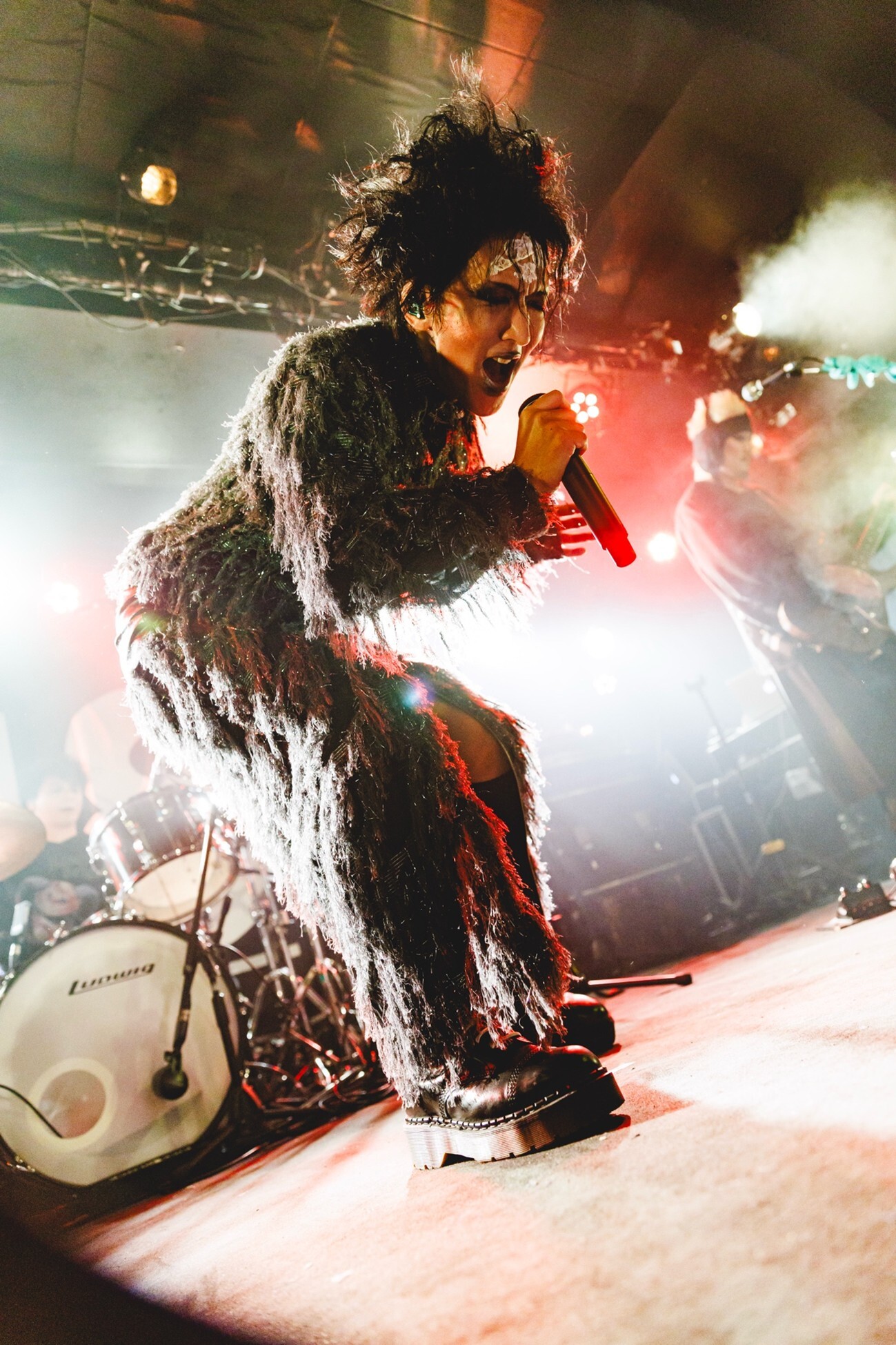 石井秀仁（Vo）