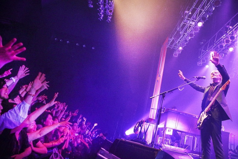 クーラ・シェイカー photo by Mitch Ikeda