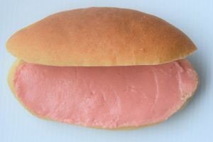 「赤き血潮のコッペパン（いちごバター）」