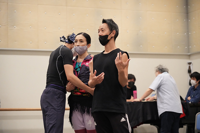 （左より）井脇幸江　高橋竜太　(C) Mayumi Mano