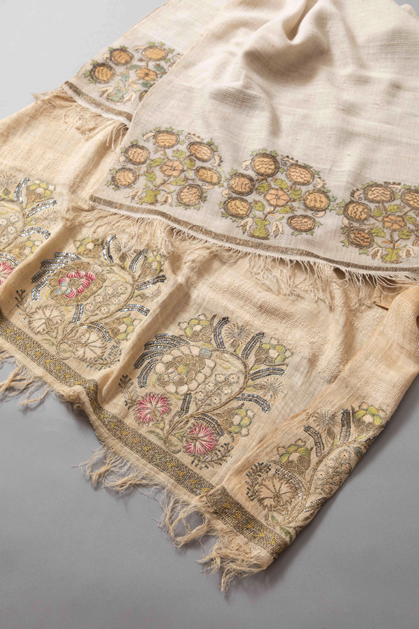 画像】ヨーロッパの古い刺繍やレースを集めた『ユキ・パリス 