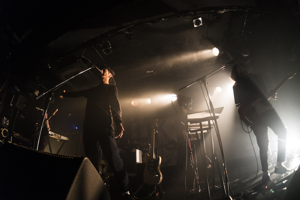 LILI LIMIT 撮影＝タカギユウスケ