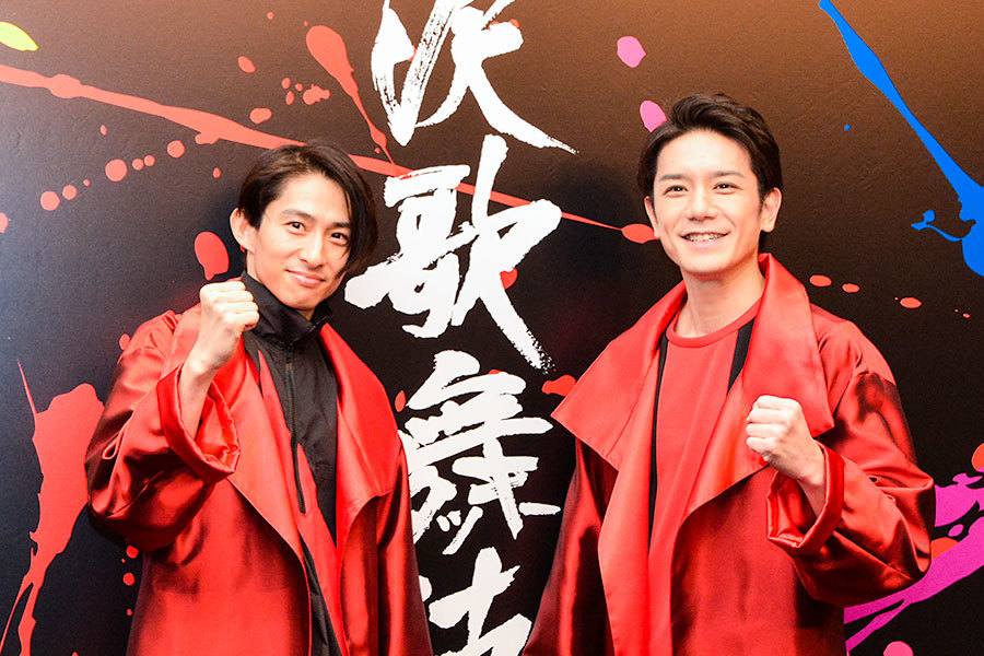 究極の夢舞台『滝沢歌舞伎2018』開幕！ 滝沢秀明×三宅健の新