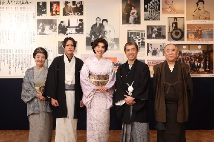 真琴つばさ、筧利夫が桂米朝夫妻を演じる 『喜劇 なにわ夫婦八景 米朝・絹子とおもろい弟子たち』初日開幕