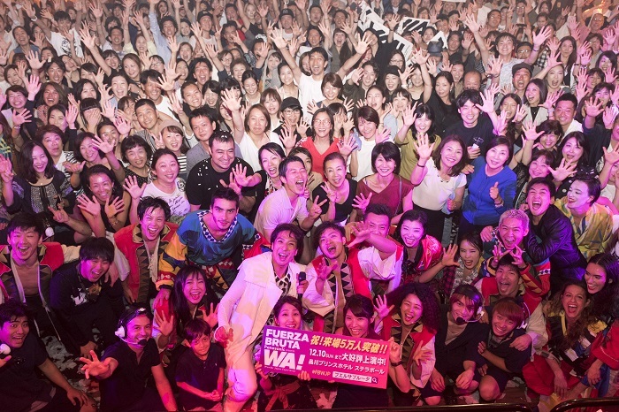 5万人突破おめでとうございます！ 　写真＝オフィシャル提供