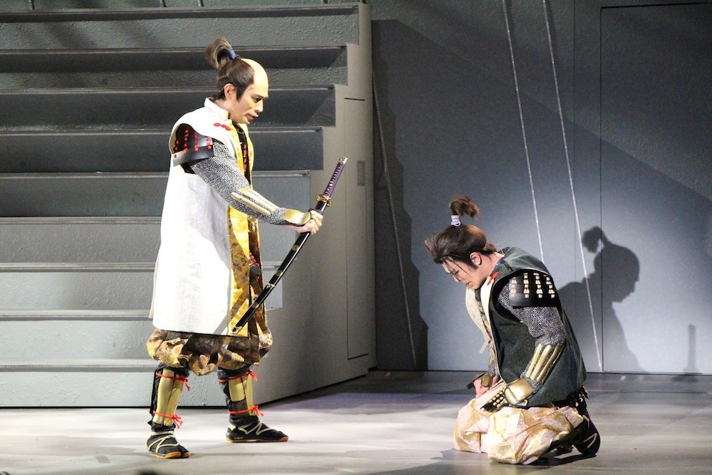 （左から）徳川家康役の鷲尾 昇、松平信康役の大野瑞生