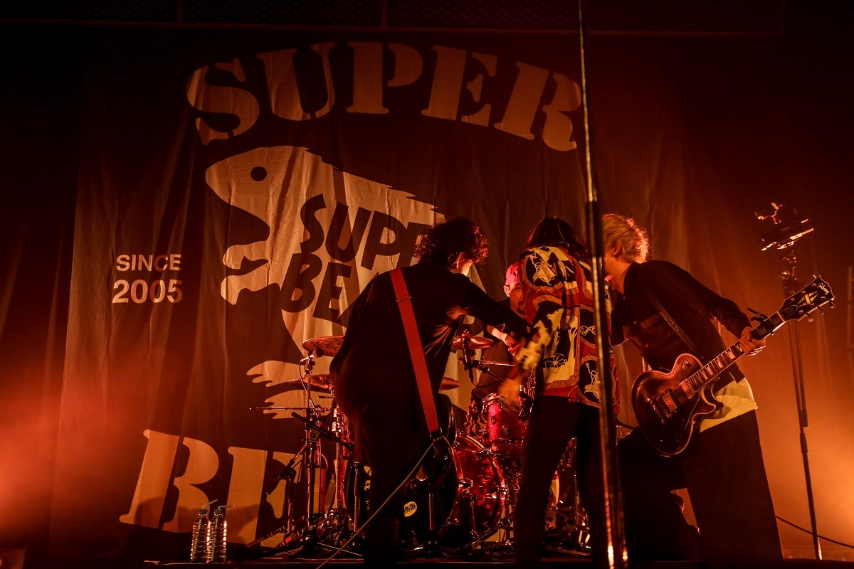 SUPER BEAVER 撮影＝Kouhei Suzuki