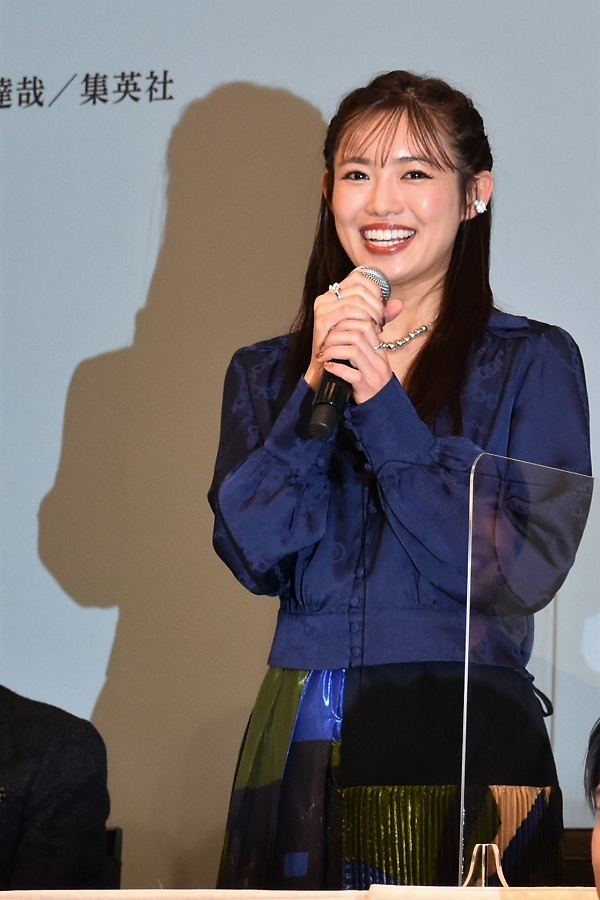 フィオナ・フロスト役：山口乃々華