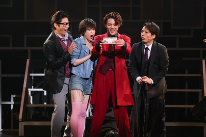 室龍太主演、舞台『危いことなら銭になる』が開幕　オフィシャル写真＆キャストコメントが到着