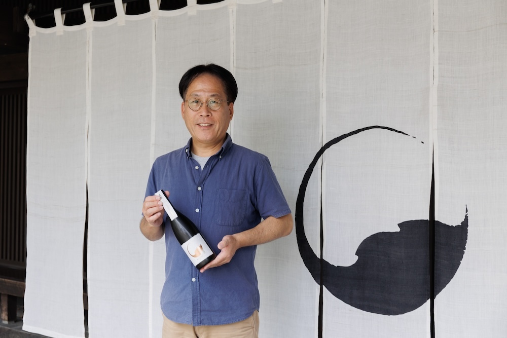 「真澄」にてお話をうかがった岩波さん。 撮影：大塚正明