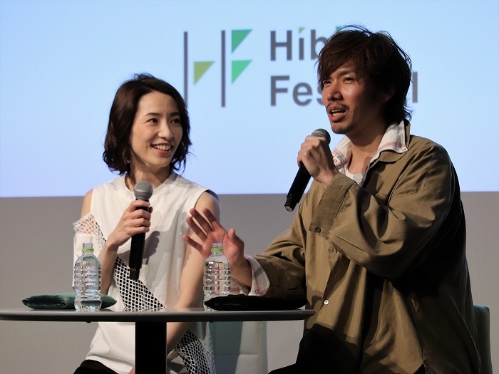 （左から）早霧せいな、桜木涼介 撮影：こむらさき