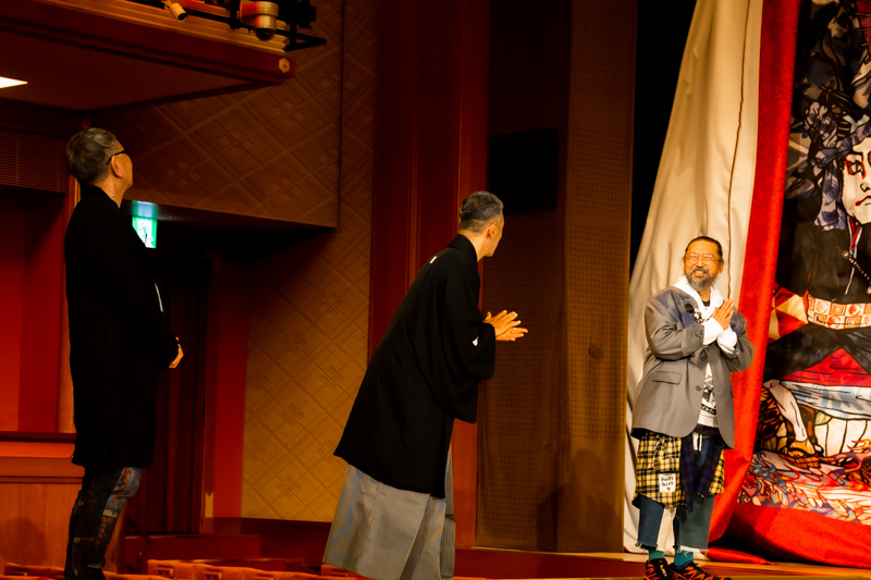 幅31 8ｍの團十郎白猿襲名祝幕 11月の歌舞伎座に登場 三池崇史が繋ぎ村上隆が描く現代の役者絵 Spice エンタメ特化型情報メディア スパイス