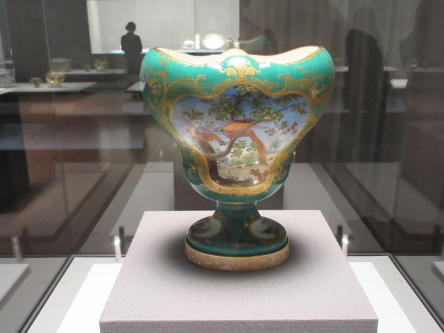 ポプリ壺「エベール」 器形：ジャン＝クロード・デュプレシ 装飾：ジャン＝ジャック・バシュリエに基づく 1757年