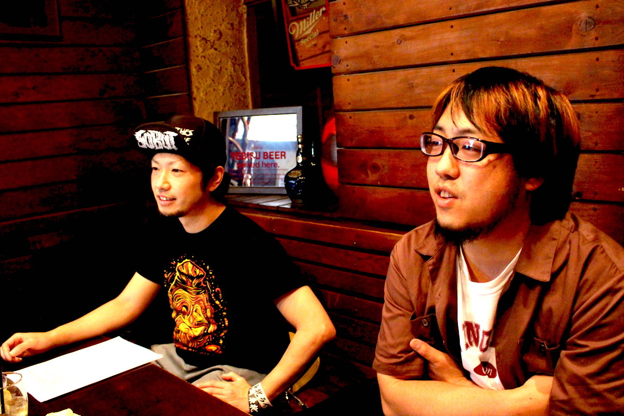 THE SKIPPERS JAGGER(Vo／Gt) TAKAO（Ba）撮影＝K兄