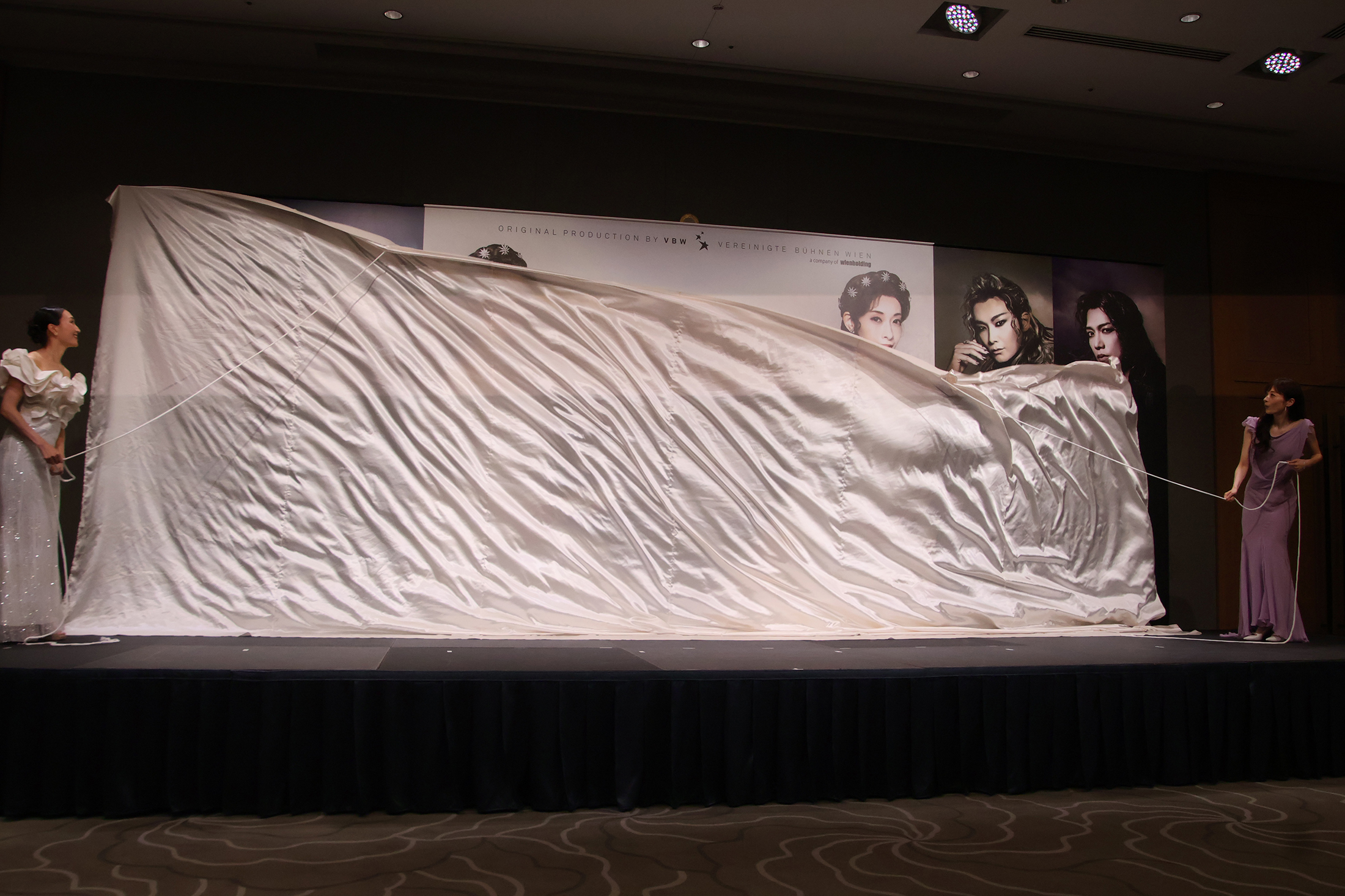 新ビジュアルのアンベールの様子