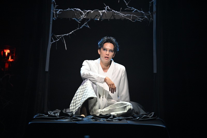 (C)糸川耀士郎 俳優10周年記念 １人音楽劇「夜啼鳥」製作委員会