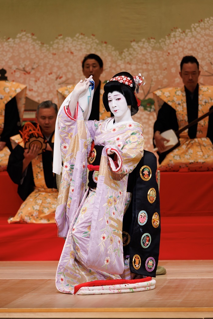 『京鹿子娘道成寺』白拍子花子=尾上右近（令和5年8月浅草公会堂） 　　　　(C)研の會      撮影：田口真佐美