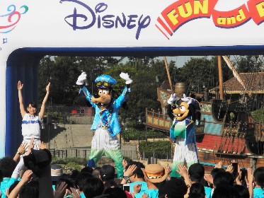 初体験！ふだんは走れない東京ディズニーシーで開園前ラン