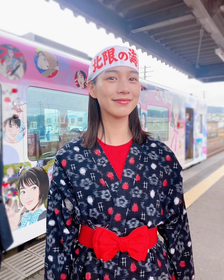 女優・のん、10年ぶり『あまちゃん』の“北限の海女”姿で笑顔に　岩手・三陸鉄道でラッピング列車の運行がスタート