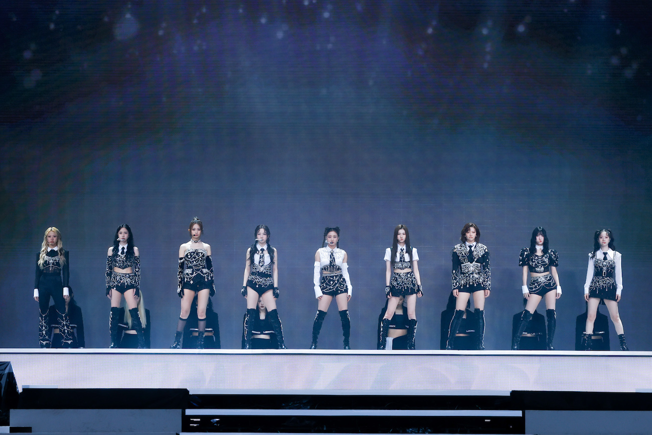 TWICE　撮影＝石井亜希（田中聖太郎写真事務所）