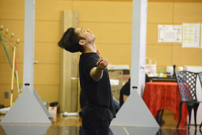 『LOVE ON THE FLOOR』の稽古で踊る高橋大輔