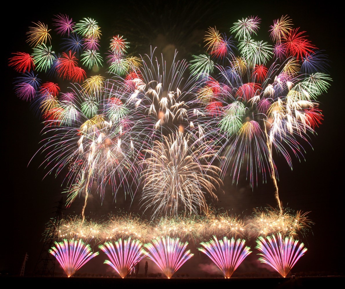 豪華絢爛の花火が千葉の夜空を彩る 関東で珍しい二尺玉の花火が打ち上がる 佐倉花火フェスタ Spice エンタメ特化型情報メディア スパイス