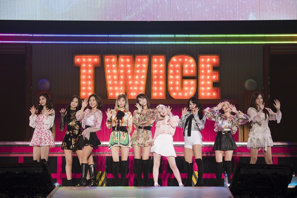 TWICE 撮影=田中聖太郎